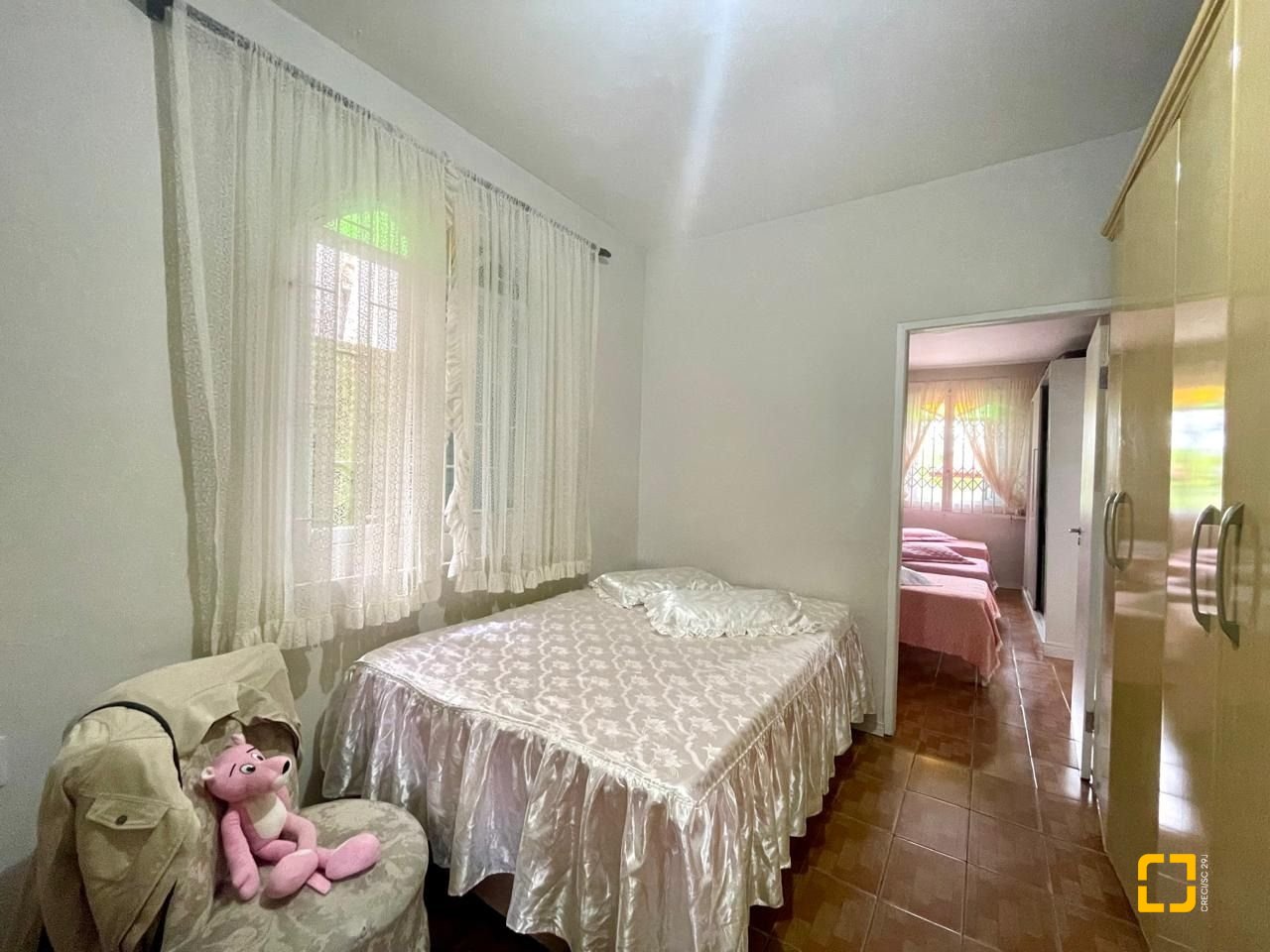 Casa com 584m², 7 quartos (sendo 1 suíte), no bairro Estreito em Florianópolis