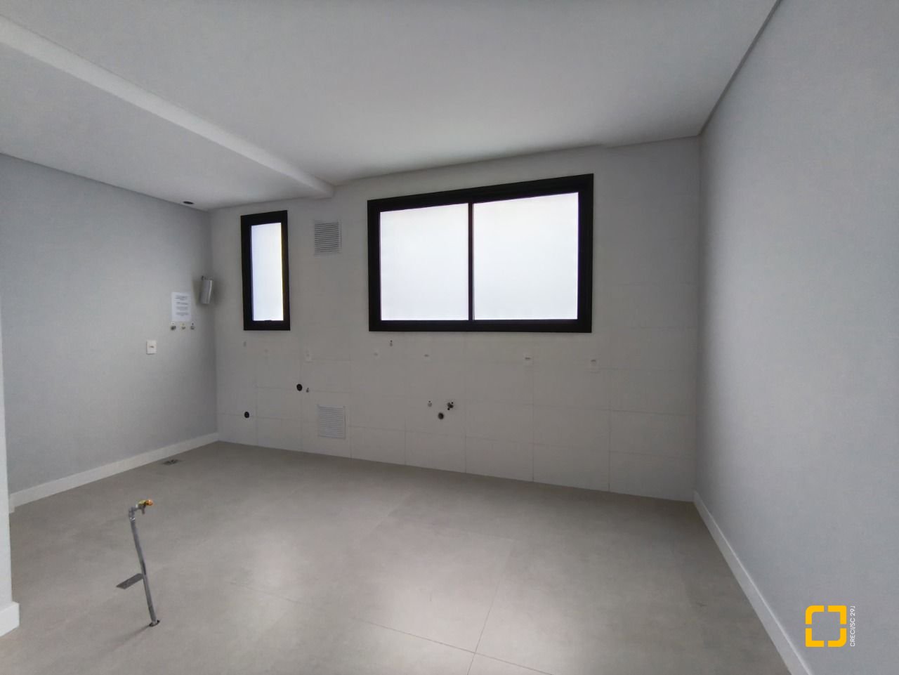 Apartamento com 113m², 4 quartos (sendo 1 suíte), 2 garagens, no bairro Centro em Florianópolis
