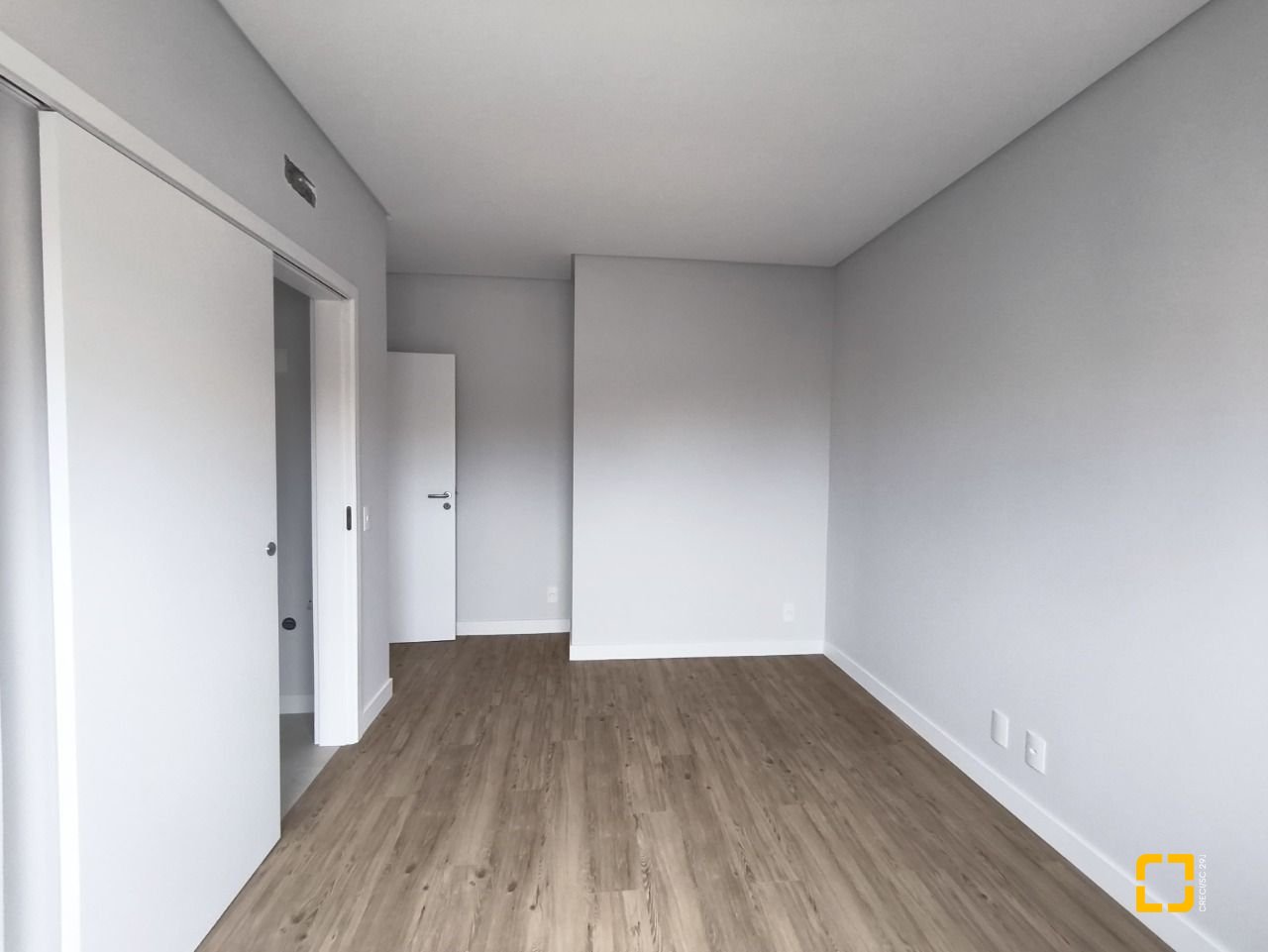 Apartamento com 113m², 4 quartos (sendo 1 suíte), 2 garagens, no bairro Centro em Florianópolis