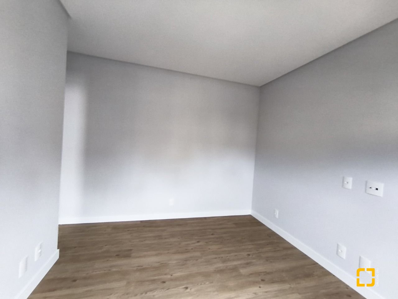 Apartamento com 113m², 4 quartos (sendo 1 suíte), 2 garagens, no bairro Centro em Florianópolis
