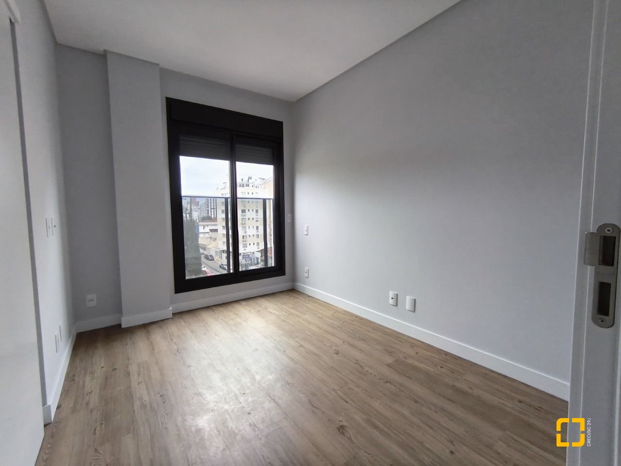 Apartamento com 113m², 4 quartos (sendo 1 suíte), 2 garagens, no bairro Centro em Florianópolis