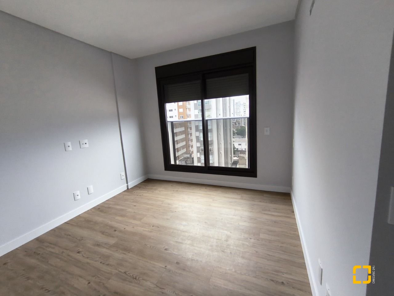 Apartamento com 113m², 4 quartos (sendo 1 suíte), 2 garagens, no bairro Centro em Florianópolis