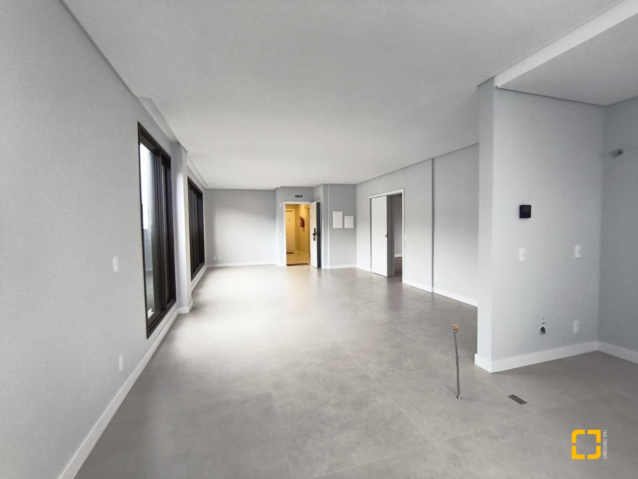 Apartamento com 113m², 4 quartos (sendo 1 suíte), 2 garagens, no bairro Centro em Florianópolis