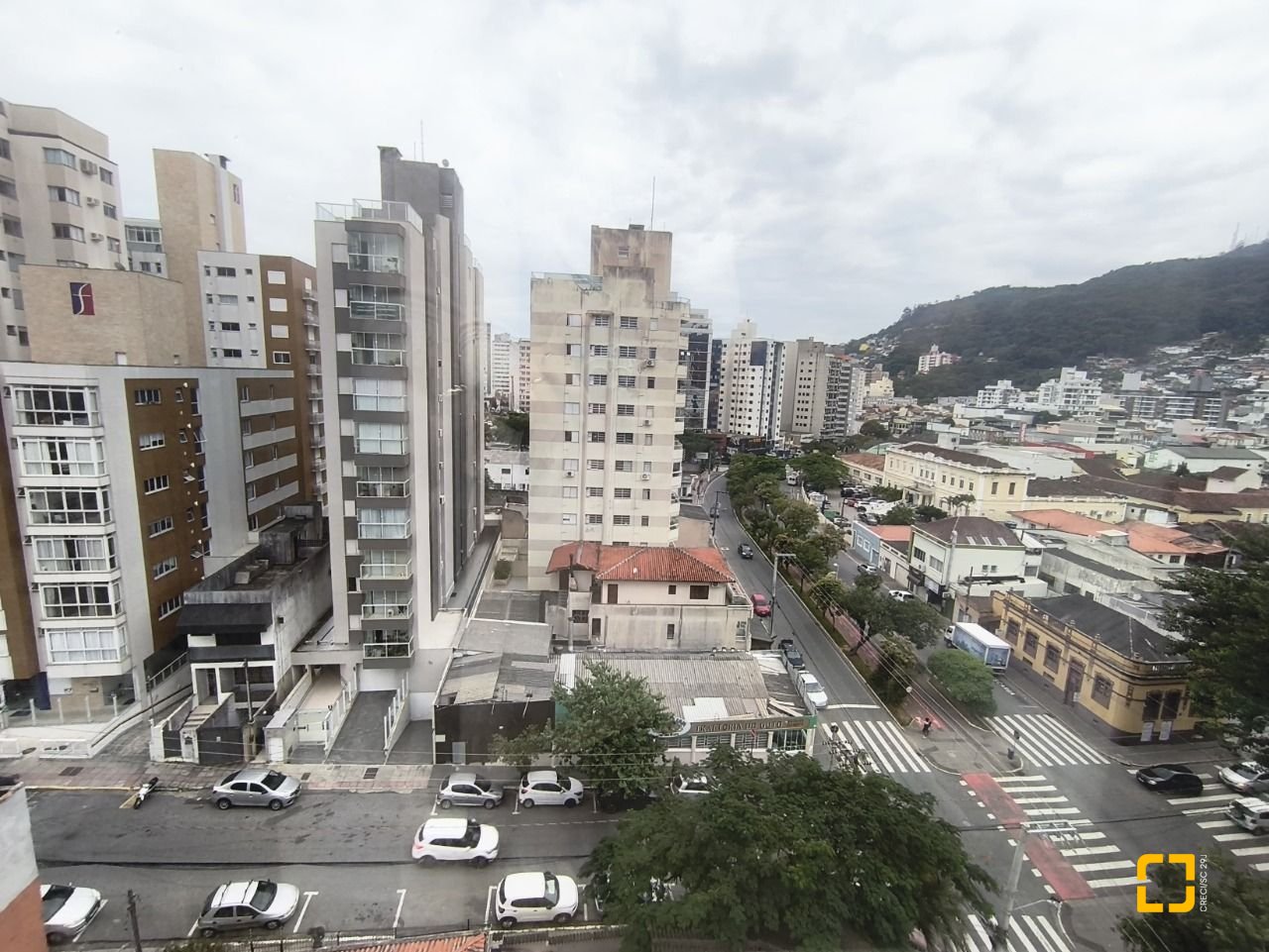 Apartamento com 113m², 4 quartos (sendo 1 suíte), 2 garagens, no bairro Centro em Florianópolis