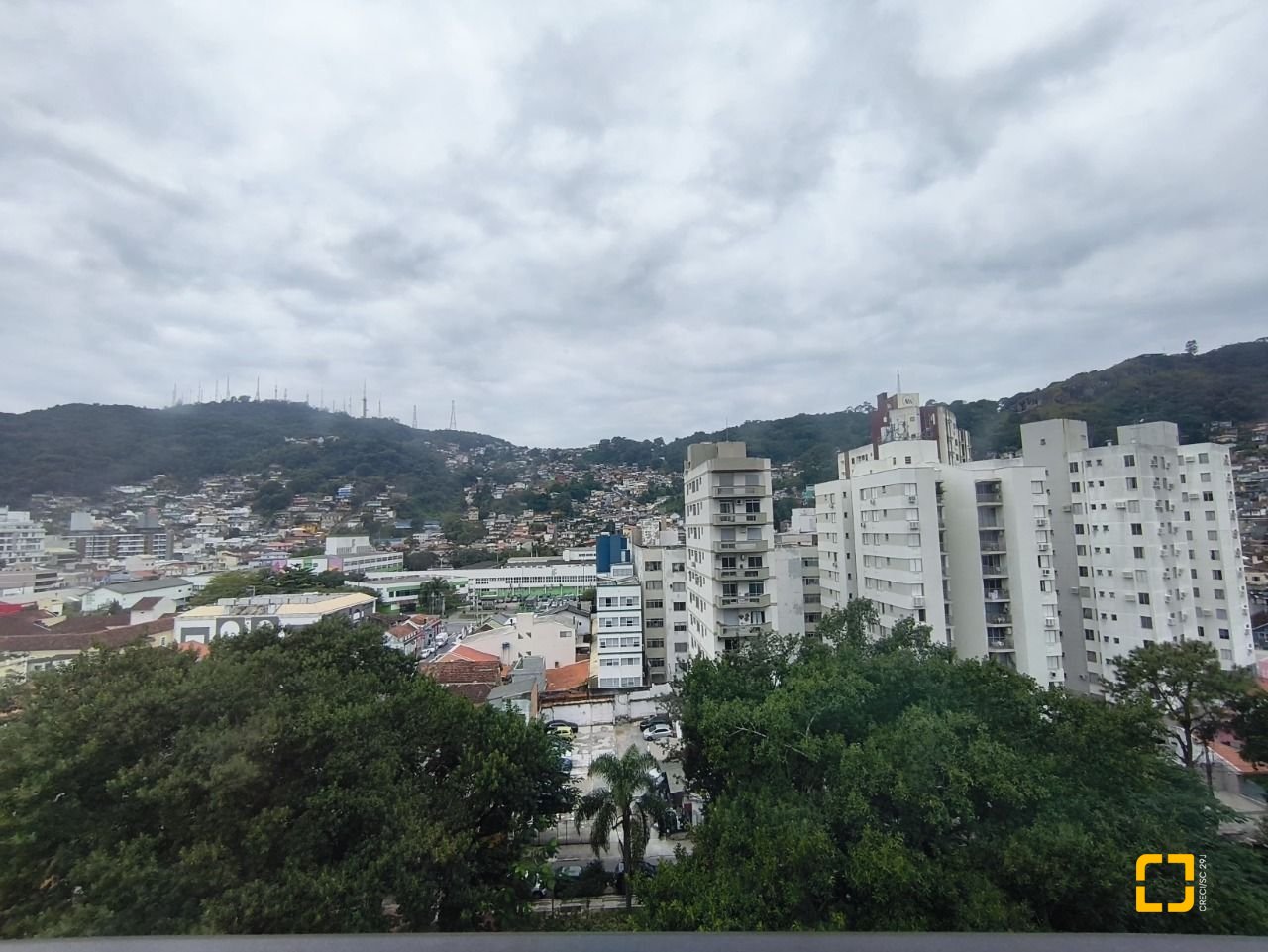 Apartamento com 113m², 4 quartos (sendo 1 suíte), 2 garagens, no bairro Centro em Florianópolis