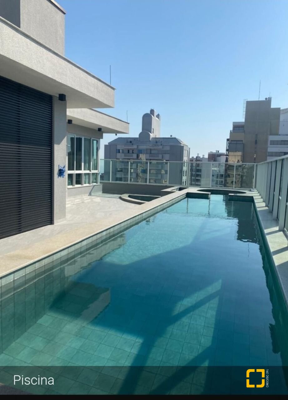 Apartamento com 113m², 4 quartos (sendo 1 suíte), 2 garagens, no bairro Centro em Florianópolis