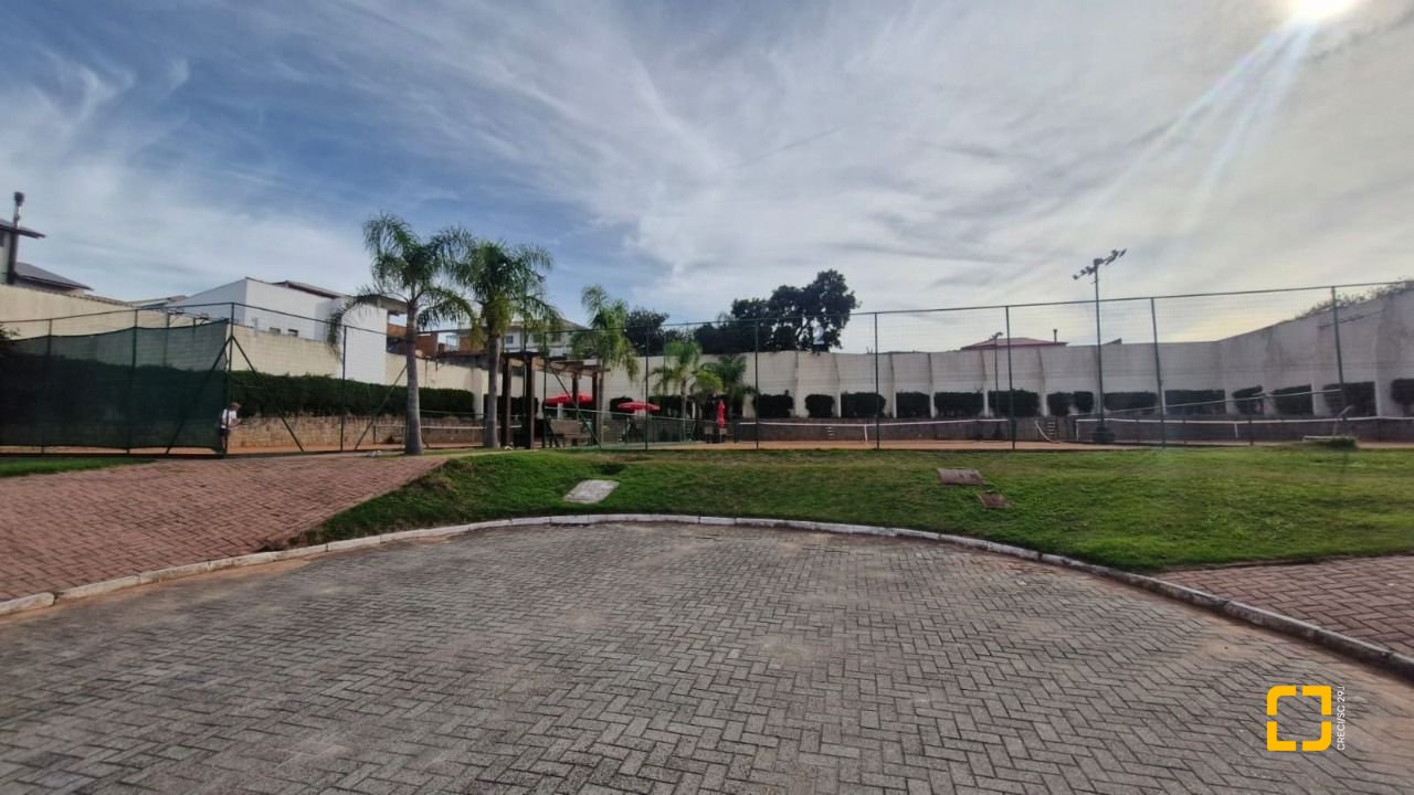 Casa de Condomínio com 214m², 4 quartos (sendo 1 suíte), 2 garagens, no bairro Ingleses em Florianópolis