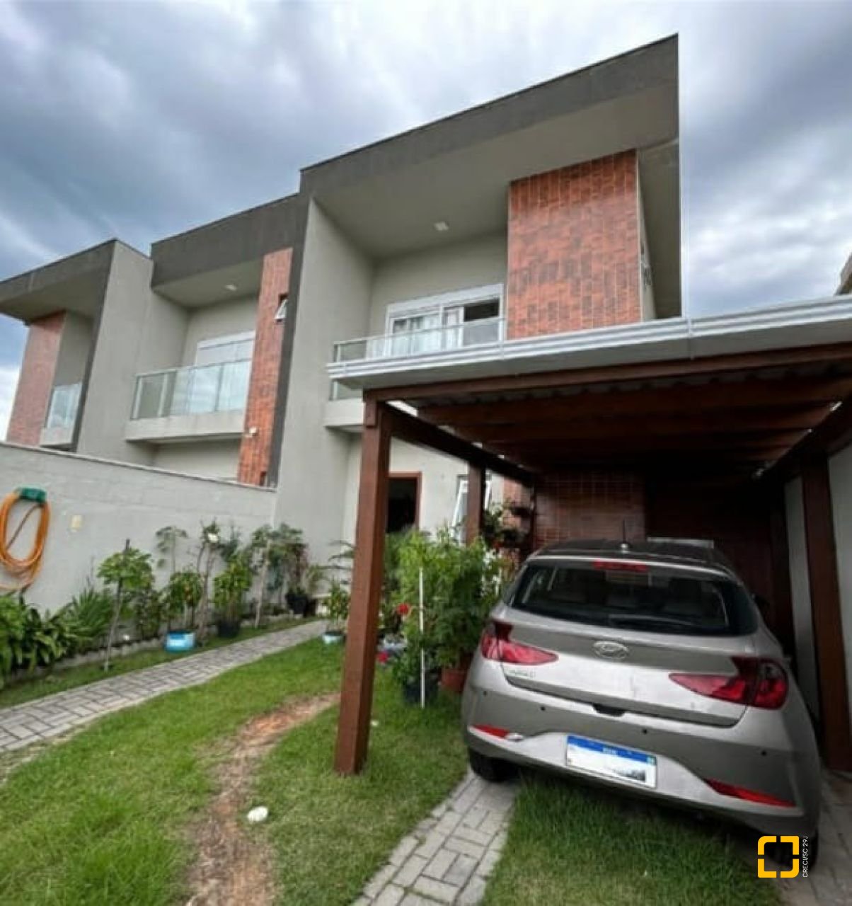 Casa com 141m², 6 quartos (sendo 3 suítes), 2 garagens, no bairro Ingleses em Florianópolis