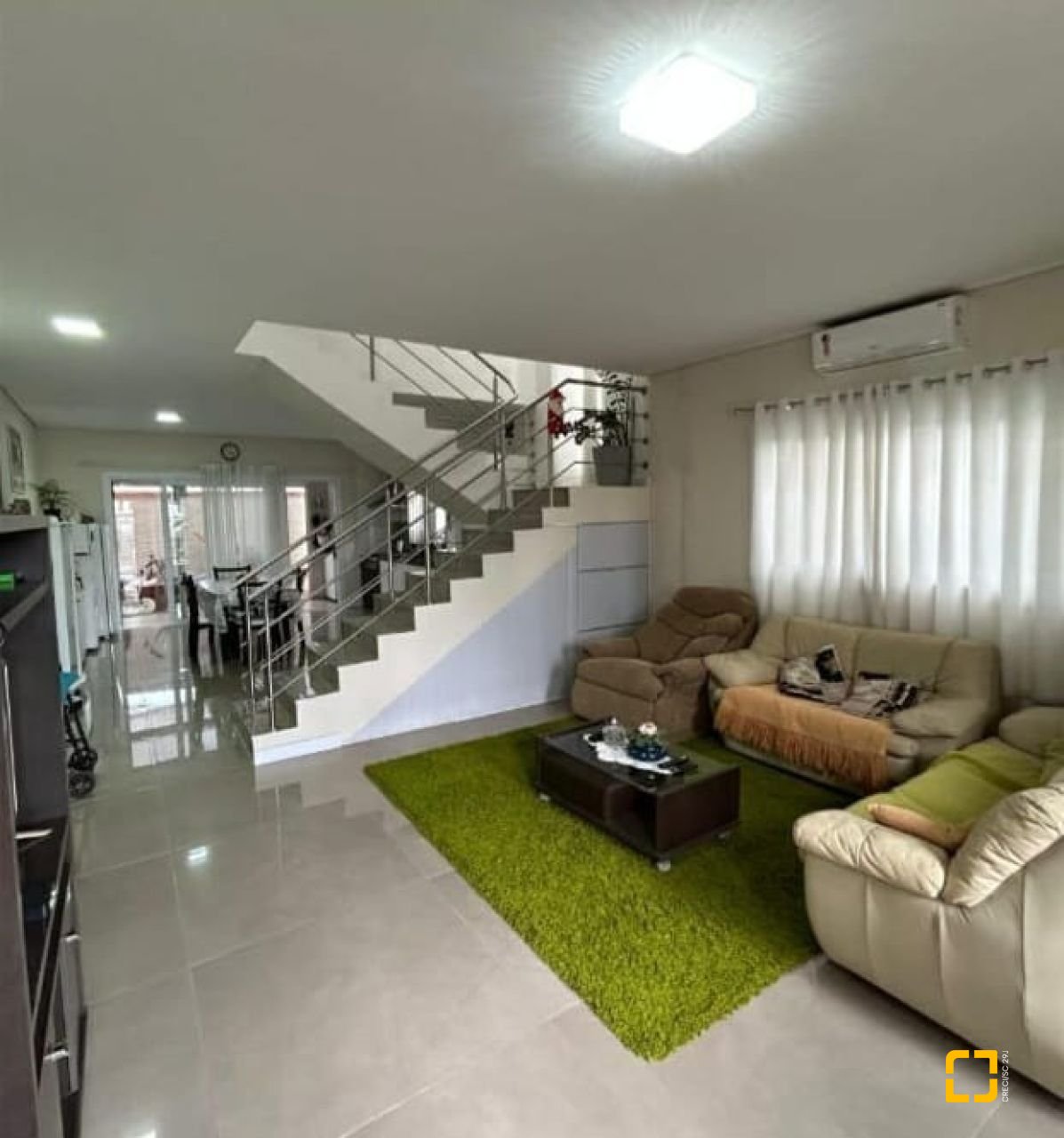 Casa com 141m², 6 quartos (sendo 3 suítes), 2 garagens, no bairro Ingleses em Florianópolis