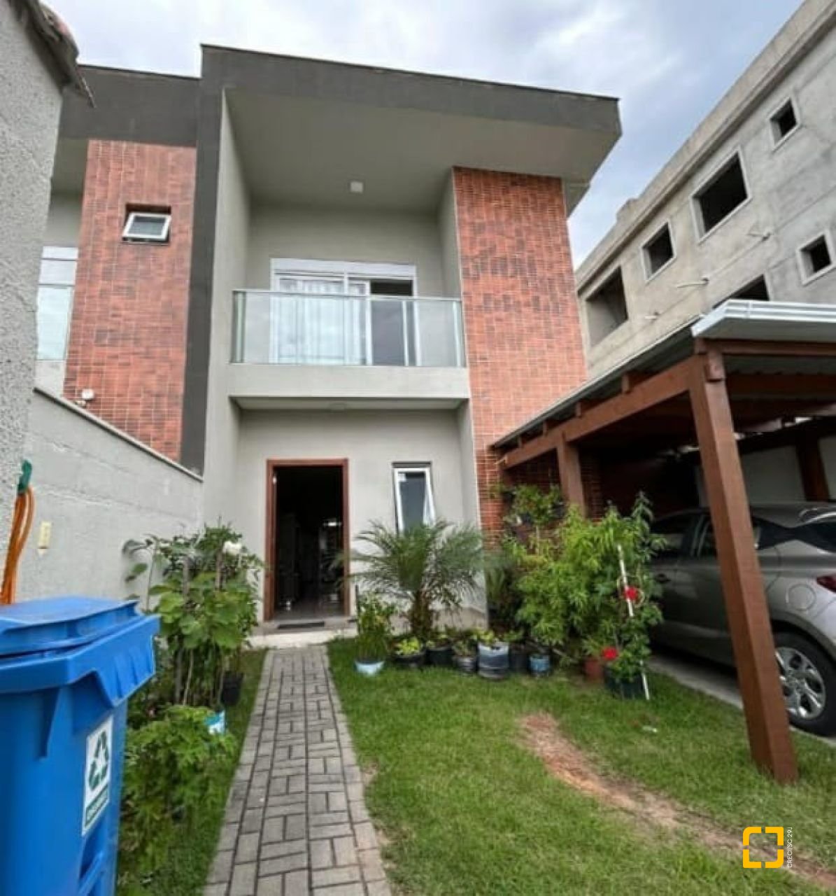 Casa com 141m², 6 quartos (sendo 3 suítes), 2 garagens, no bairro Ingleses em Florianópolis