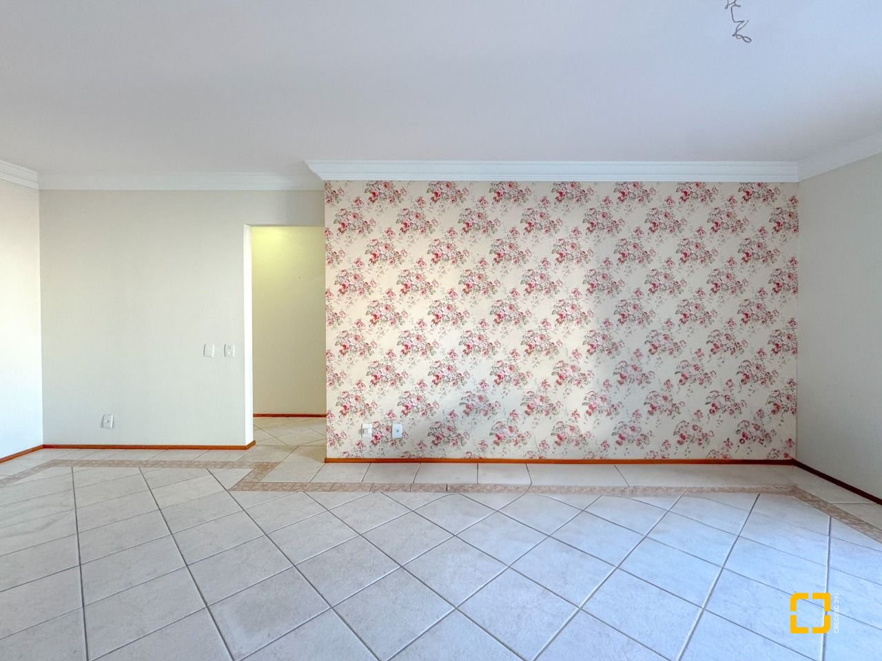 Apartamento com 113m², 4 quartos (sendo 1 suíte), 2 garagens, no bairro Centro em Florianópolis