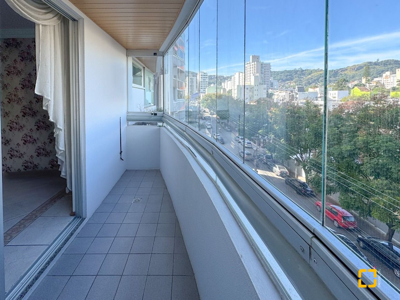 Apartamento com 113m², 4 quartos (sendo 1 suíte), 2 garagens, no bairro Centro em Florianópolis