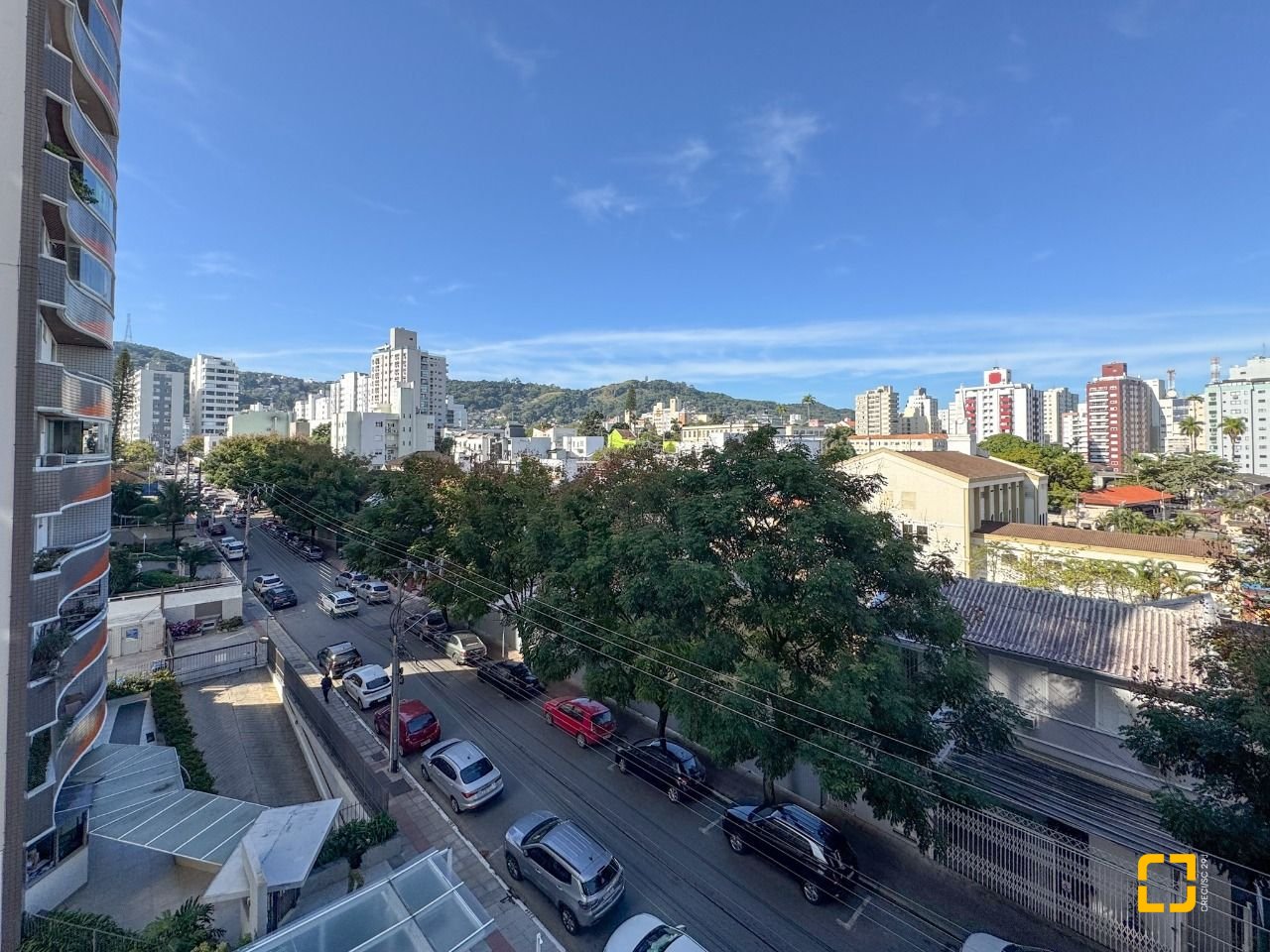 Apartamento com 113m², 4 quartos (sendo 1 suíte), 2 garagens, no bairro Centro em Florianópolis