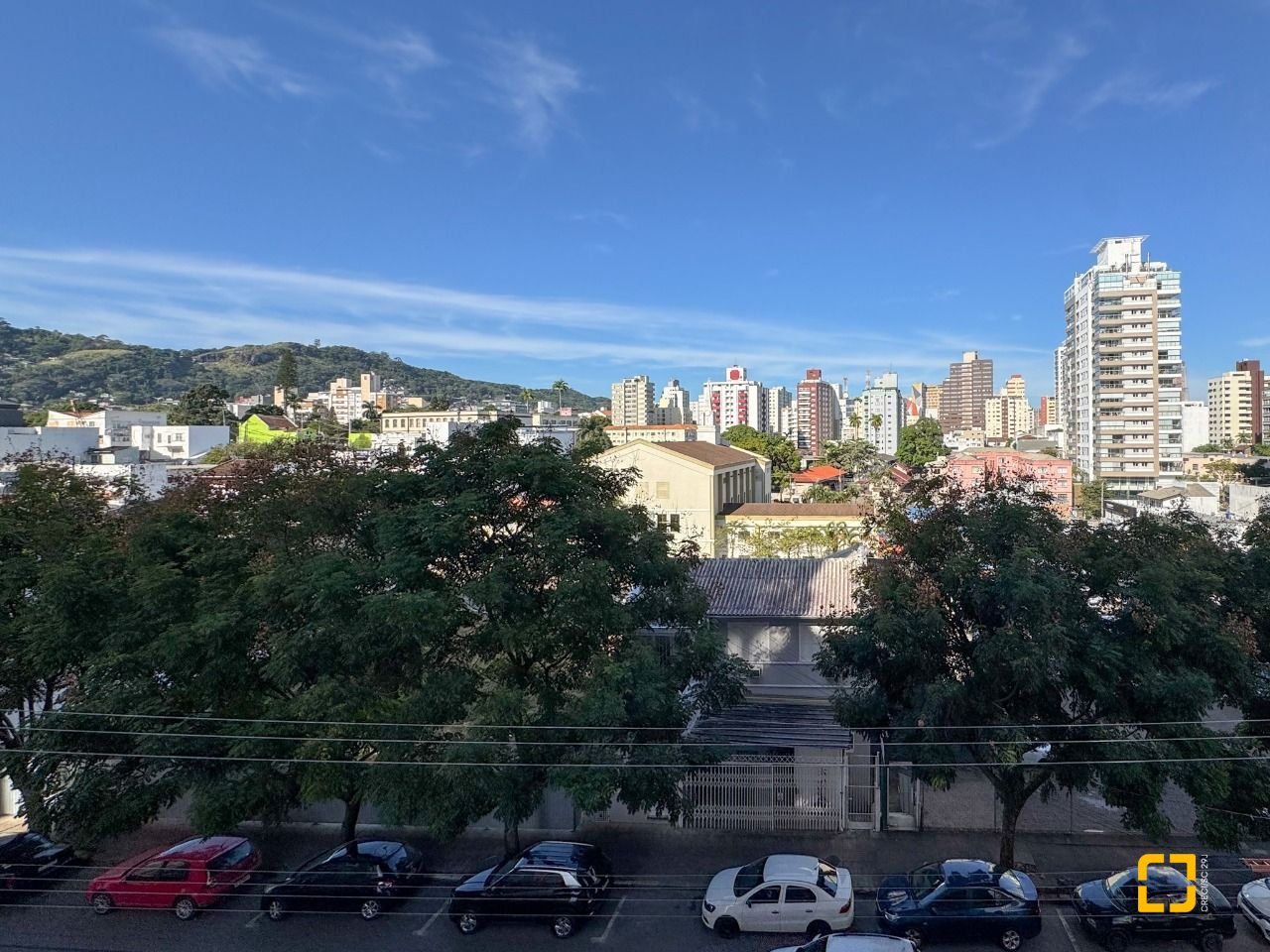 Apartamento com 113m², 4 quartos (sendo 1 suíte), 2 garagens, no bairro Centro em Florianópolis