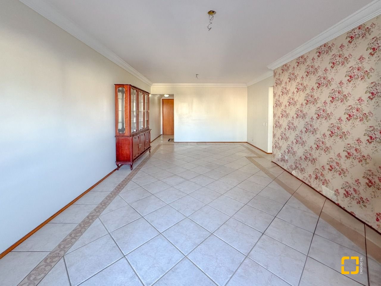 Apartamento com 113m², 4 quartos (sendo 1 suíte), 2 garagens, no bairro Centro em Florianópolis