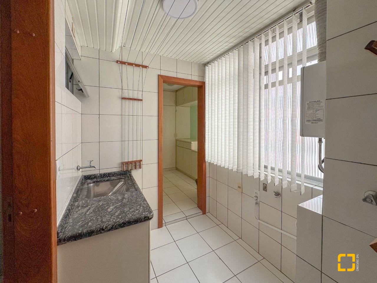 Apartamento com 113m², 4 quartos (sendo 1 suíte), 2 garagens, no bairro Centro em Florianópolis