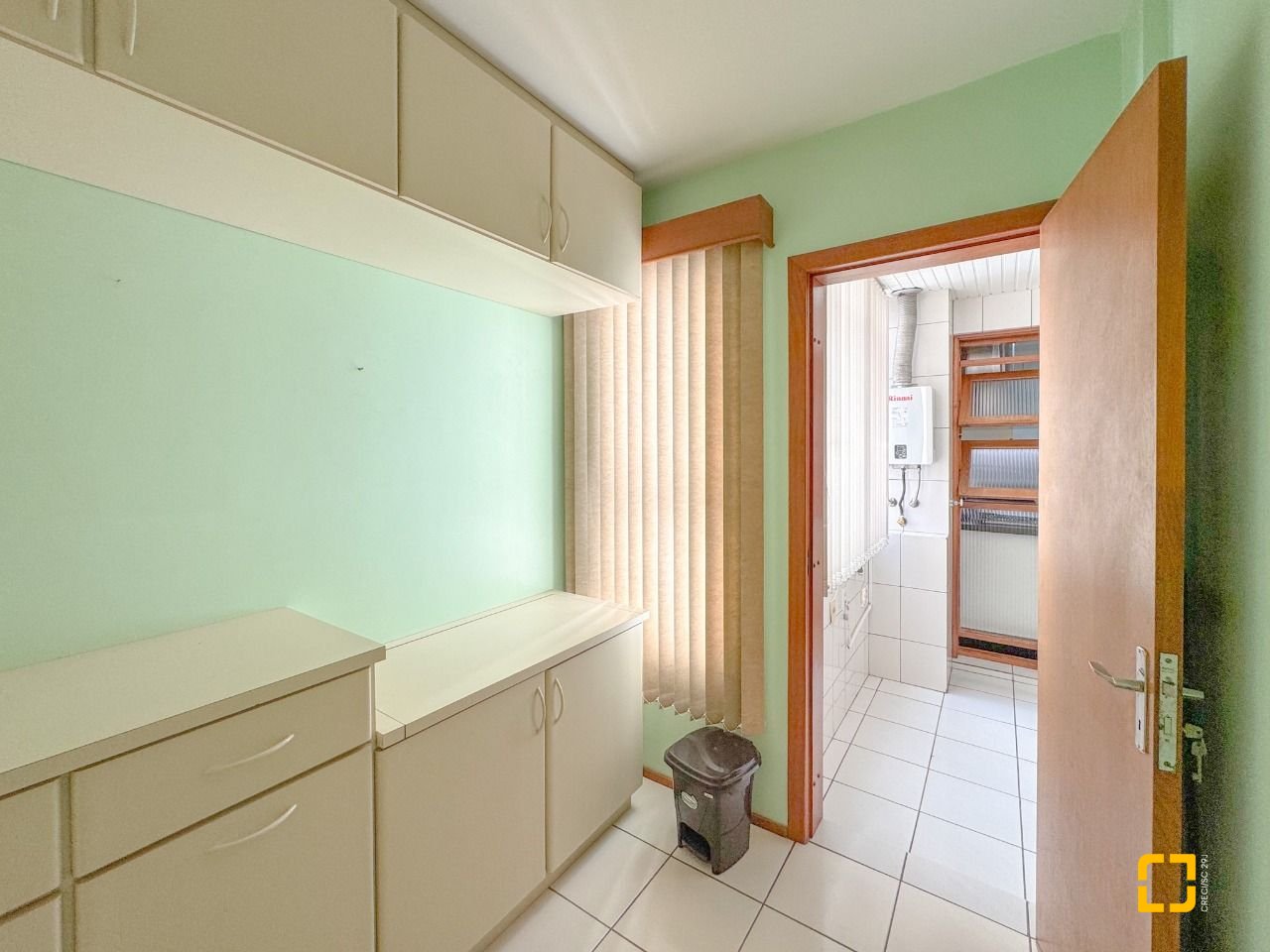 Apartamento com 113m², 4 quartos (sendo 1 suíte), 2 garagens, no bairro Centro em Florianópolis