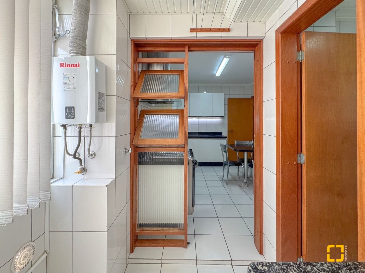 Apartamento com 113m², 4 quartos (sendo 1 suíte), 2 garagens, no bairro Centro em Florianópolis