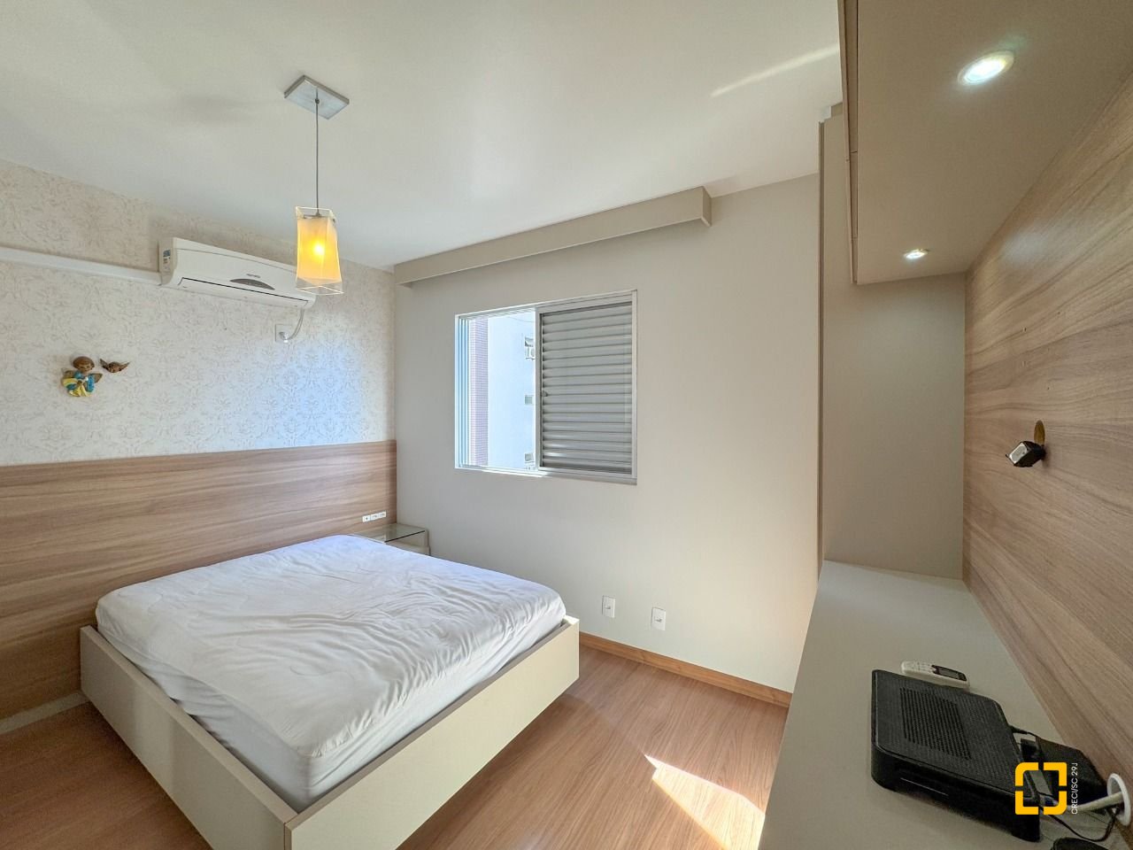 Apartamento com 113m², 4 quartos (sendo 1 suíte), 2 garagens, no bairro Centro em Florianópolis
