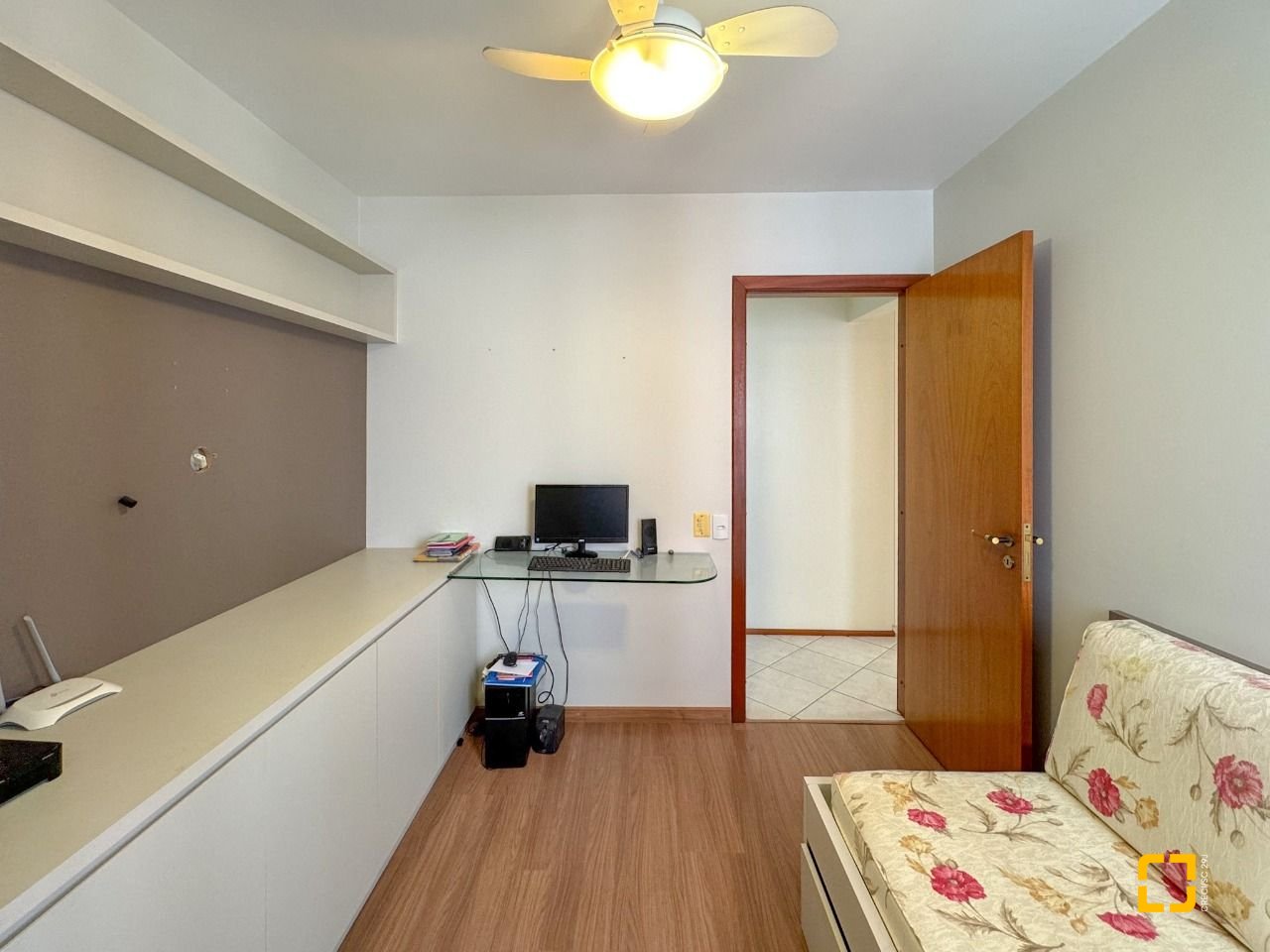 Apartamento com 113m², 4 quartos (sendo 1 suíte), 2 garagens, no bairro Centro em Florianópolis