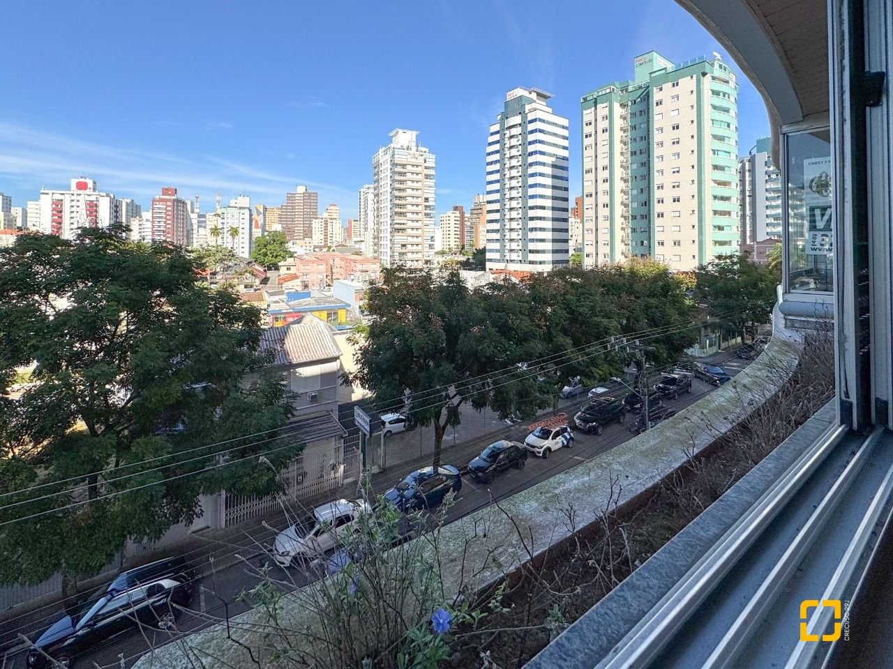 Apartamento com 113m², 4 quartos (sendo 1 suíte), 2 garagens, no bairro Centro em Florianópolis