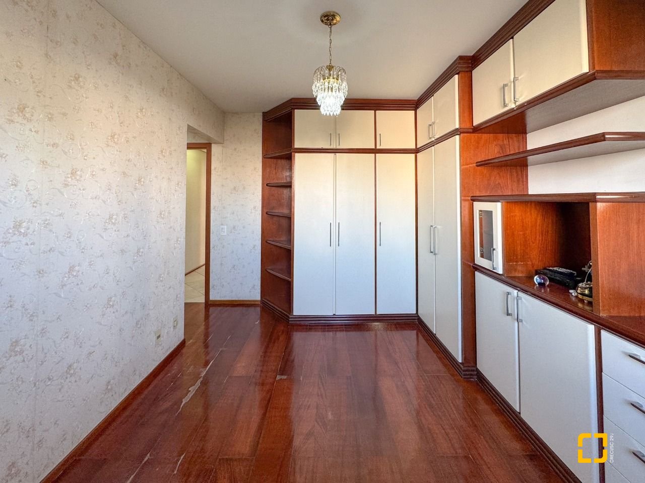 Apartamento com 113m², 4 quartos (sendo 1 suíte), 2 garagens, no bairro Centro em Florianópolis