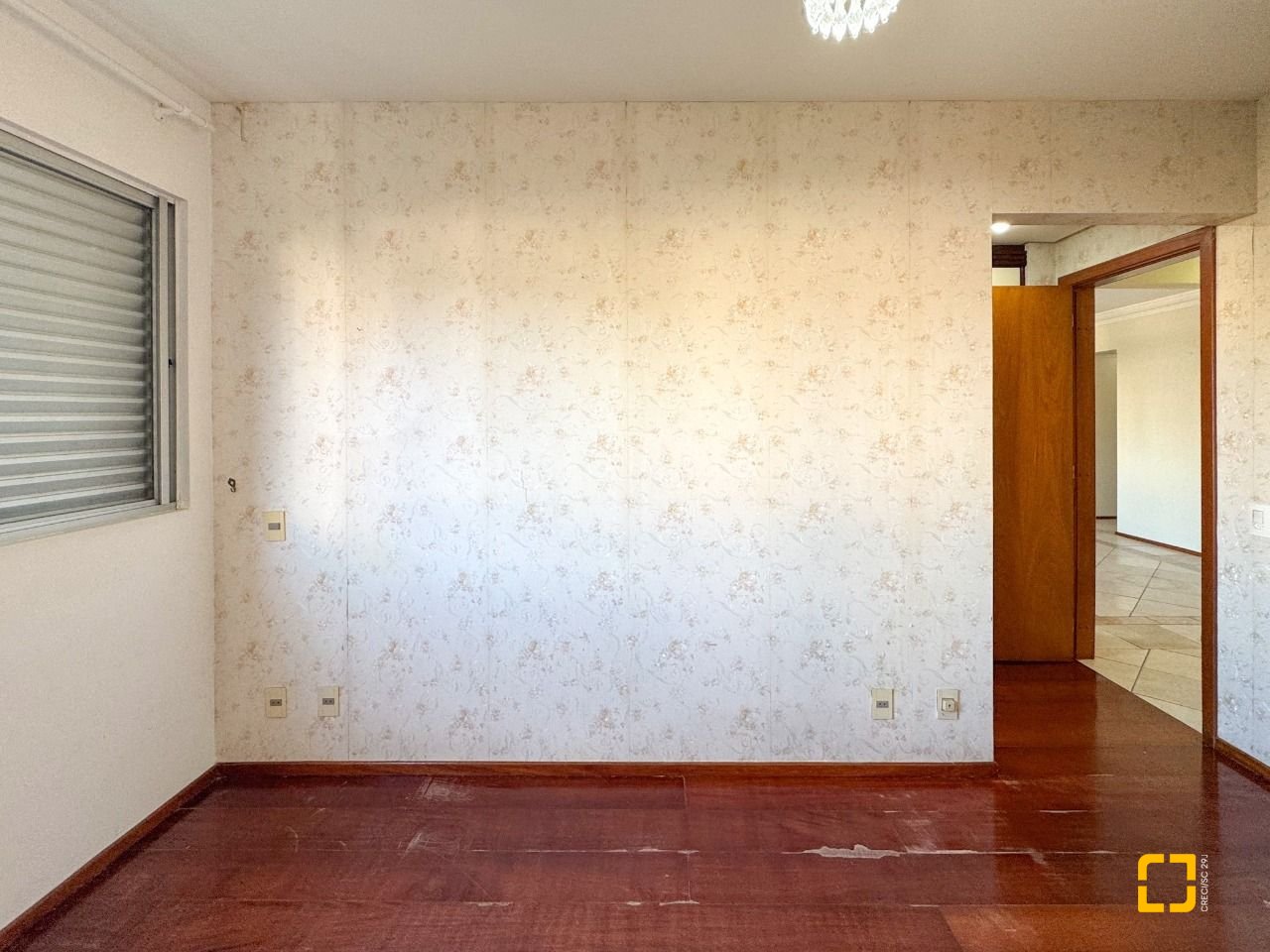 Apartamento com 113m², 4 quartos (sendo 1 suíte), 2 garagens, no bairro Centro em Florianópolis