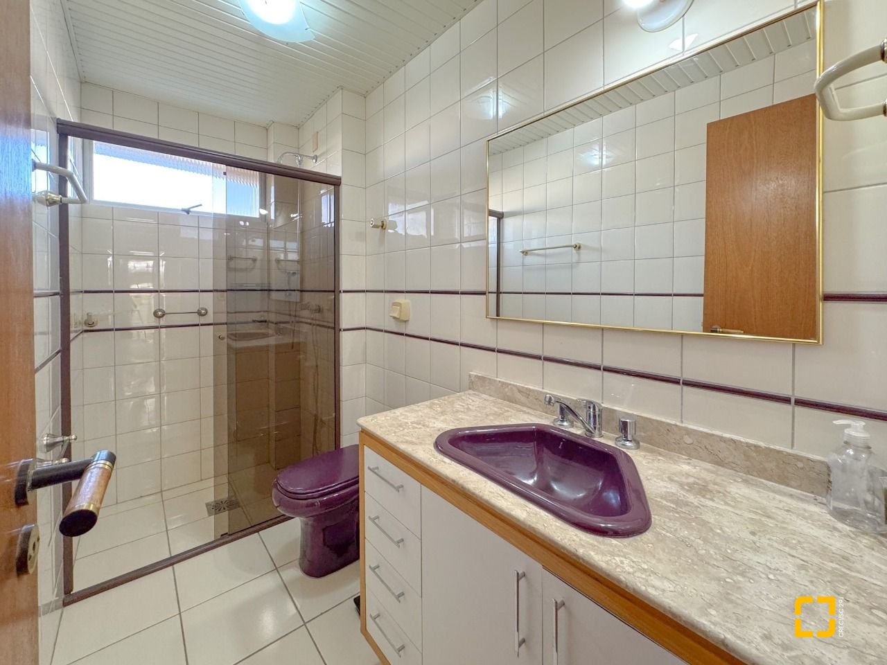 Apartamento com 113m², 4 quartos (sendo 1 suíte), 2 garagens, no bairro Centro em Florianópolis