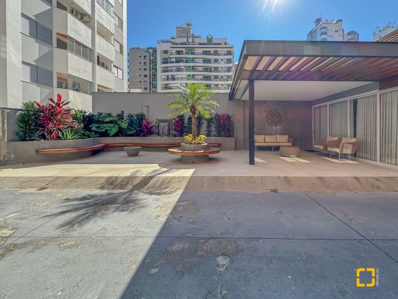 Apartamento com 113m², 4 quartos (sendo 1 suíte), 2 garagens, no bairro Centro em Florianópolis