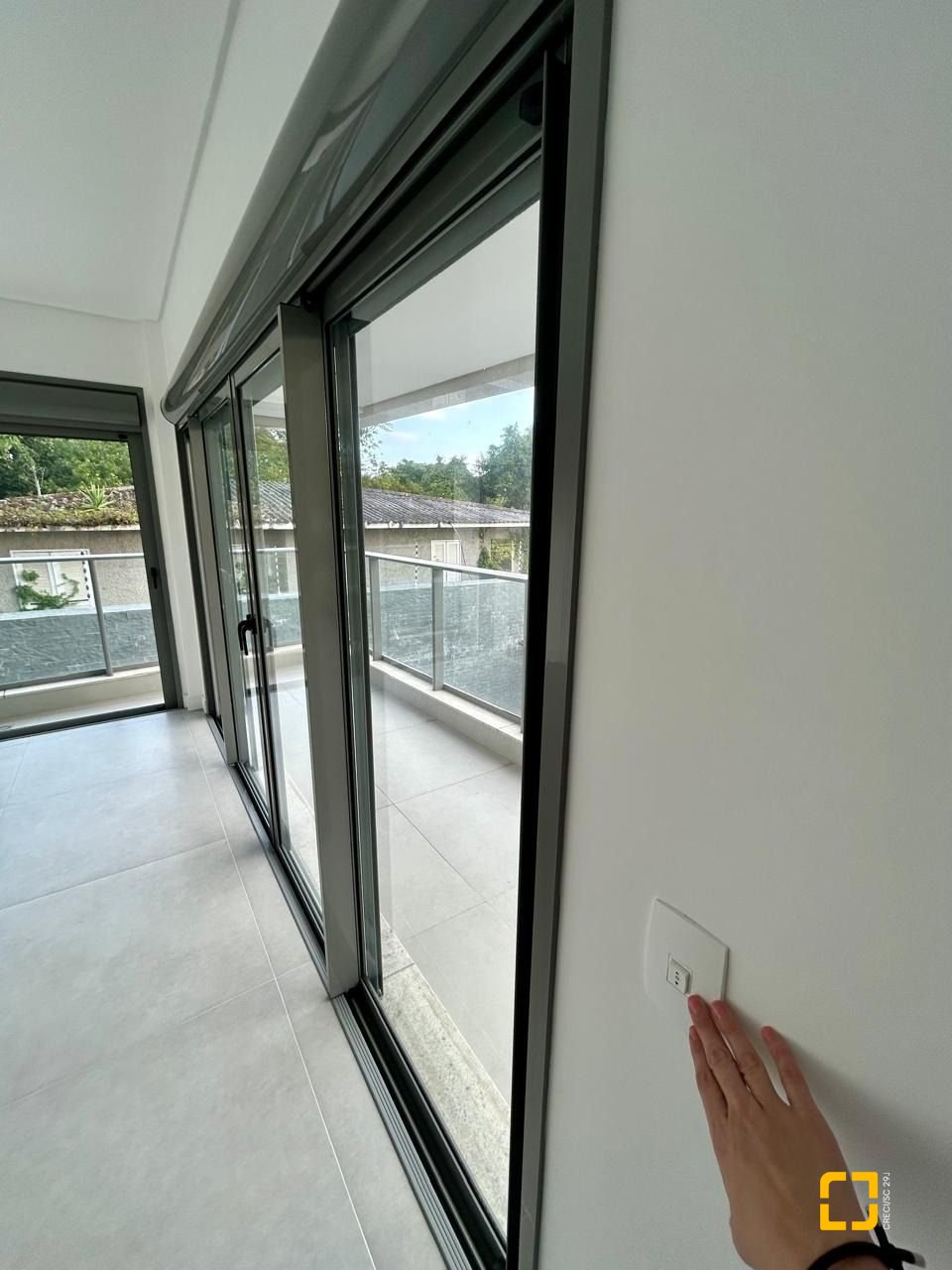 Apartamento com 165m², 6 quartos (sendo 3 suítes), 3 garagens, no bairro Cacupé em Florianópolis