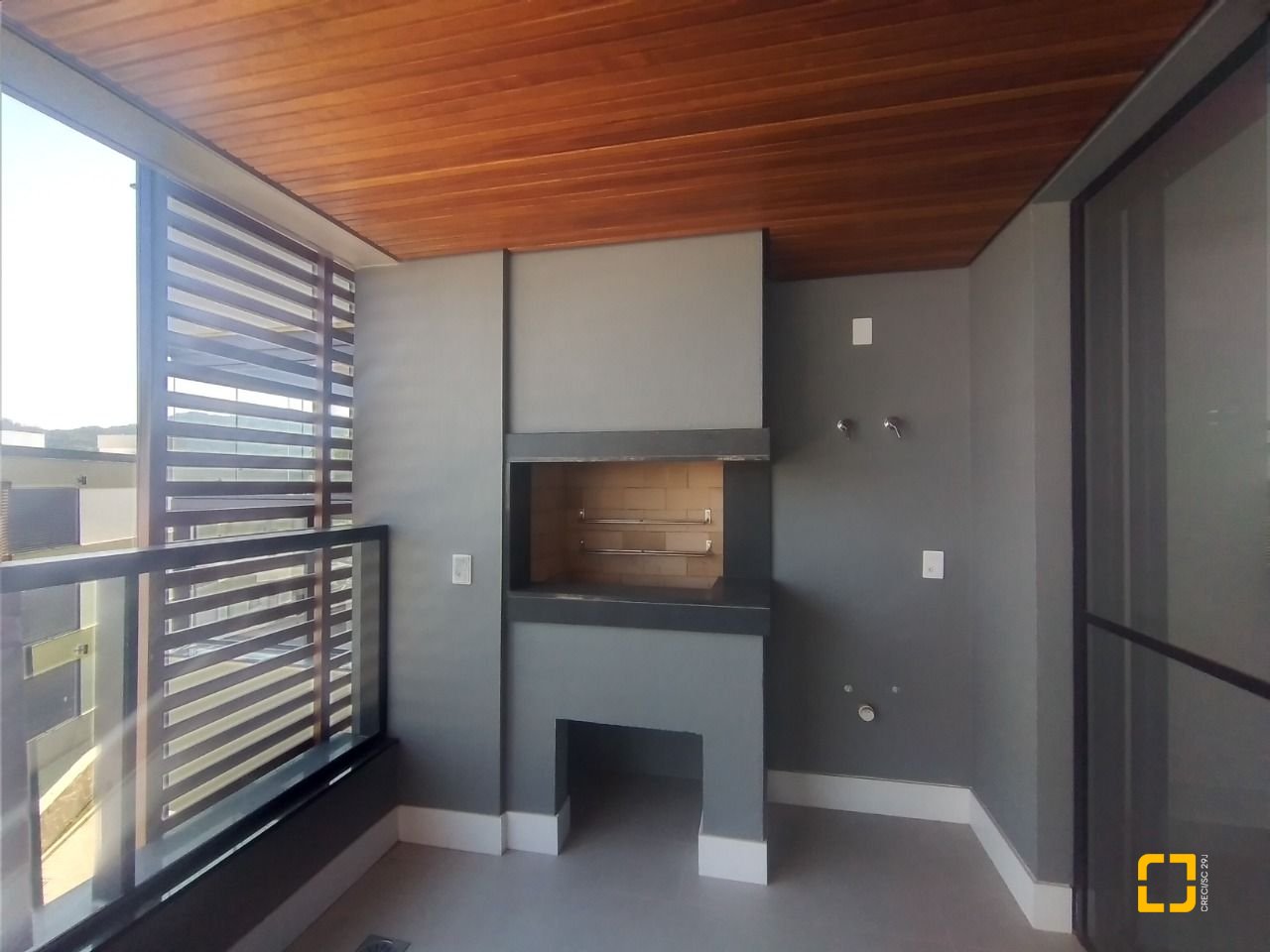 Apartamento com 162m², 6 quartos (sendo 3 suítes), 4 garagens, no bairro João Paulo em Florianópolis