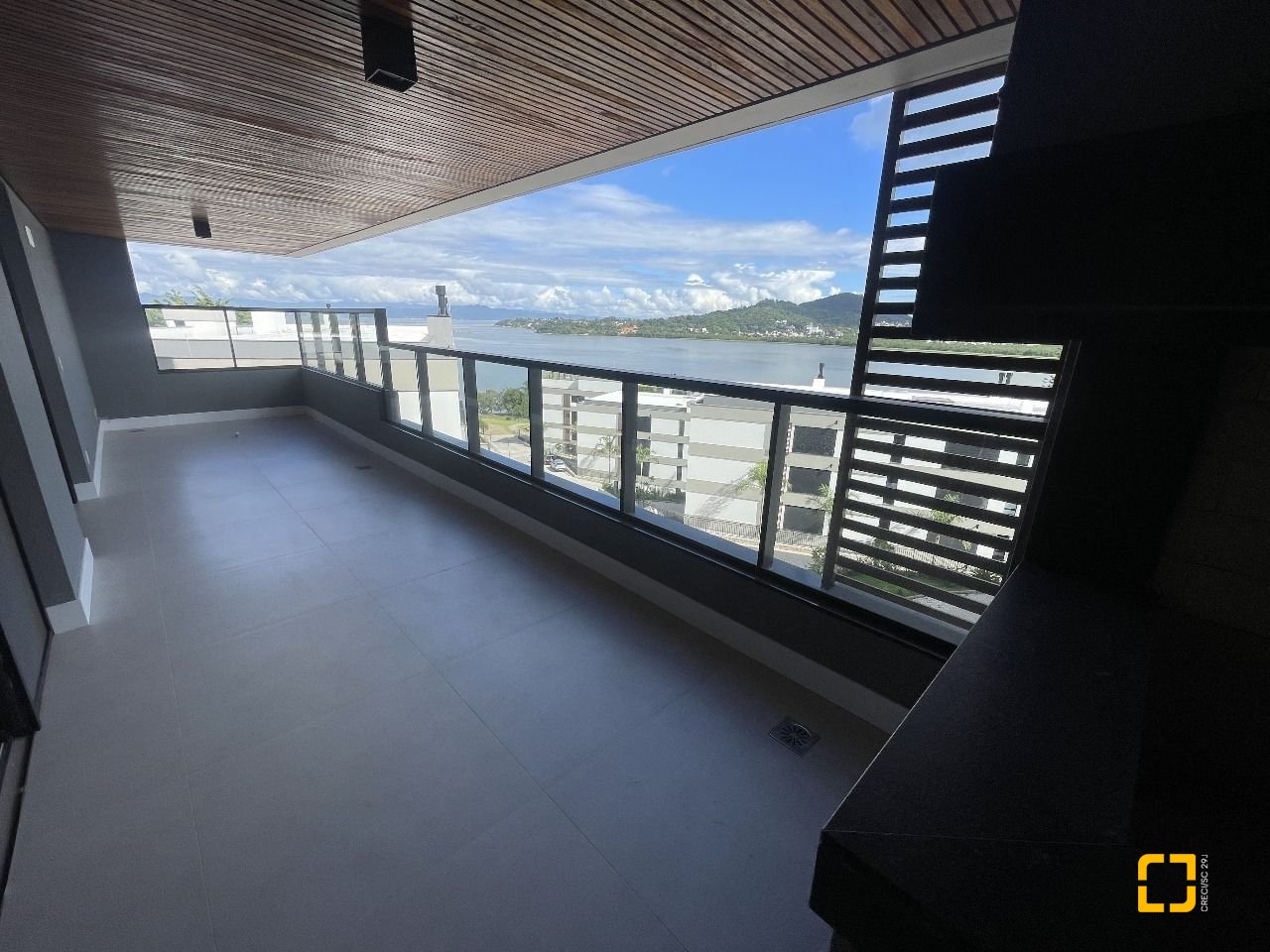 Apartamento com 162m², 6 quartos (sendo 3 suítes), 4 garagens, no bairro João Paulo em Florianópolis