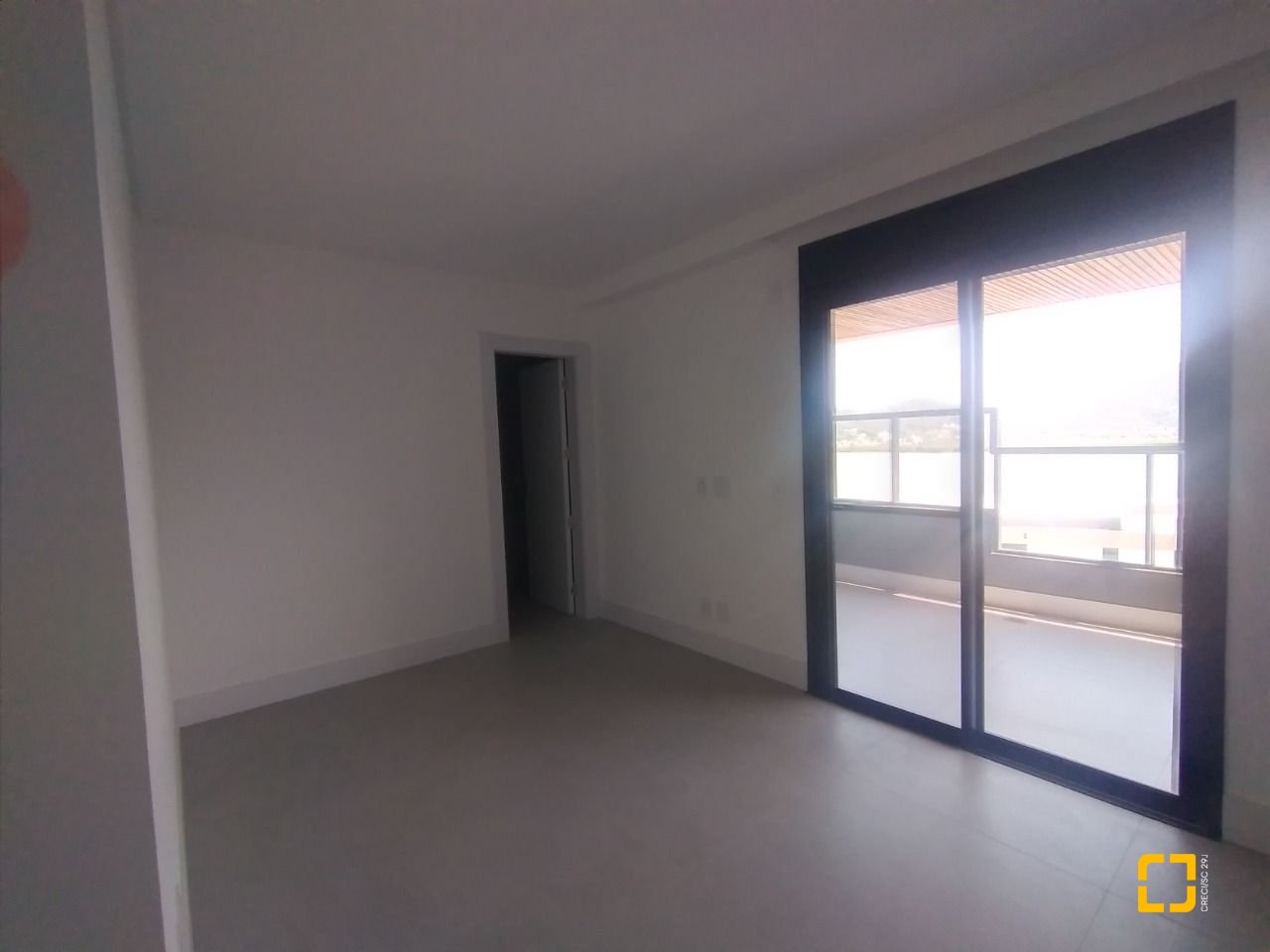 Apartamento com 162m², 6 quartos (sendo 3 suítes), 4 garagens, no bairro João Paulo em Florianópolis