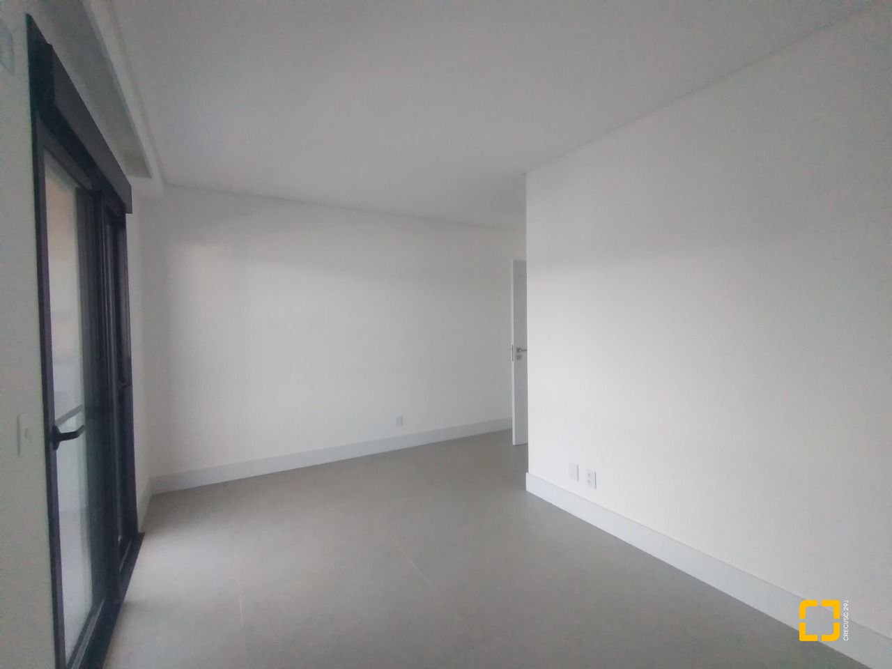Apartamento com 162m², 6 quartos (sendo 3 suítes), 4 garagens, no bairro João Paulo em Florianópolis