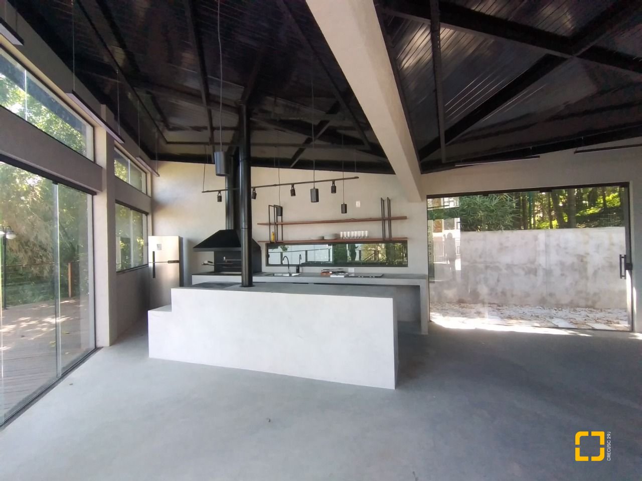 Apartamento com 162m², 6 quartos (sendo 3 suítes), 4 garagens, no bairro João Paulo em Florianópolis