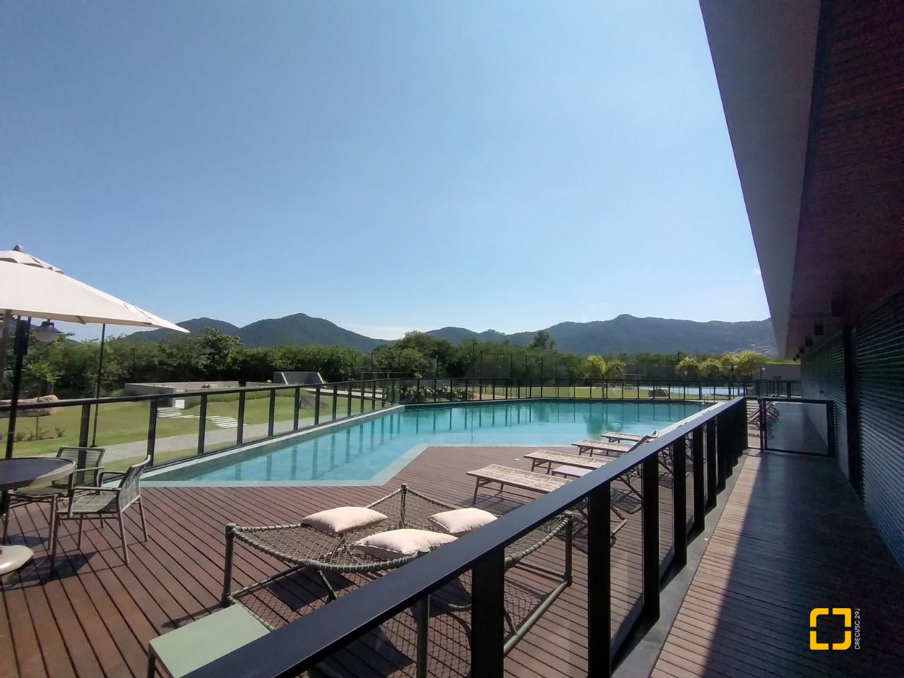 Apartamento com 162m², 6 quartos (sendo 3 suítes), 4 garagens, no bairro João Paulo em Florianópolis