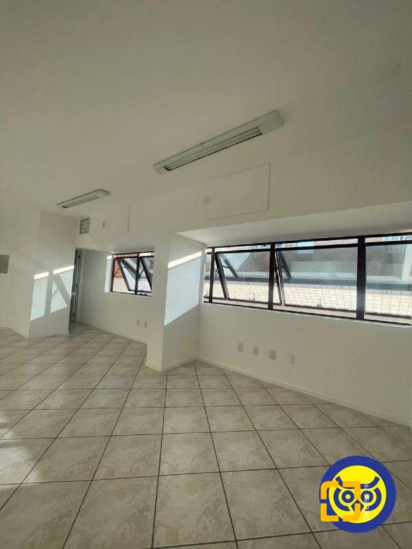 Sala com 41m², no bairro Centro em Florianópolis