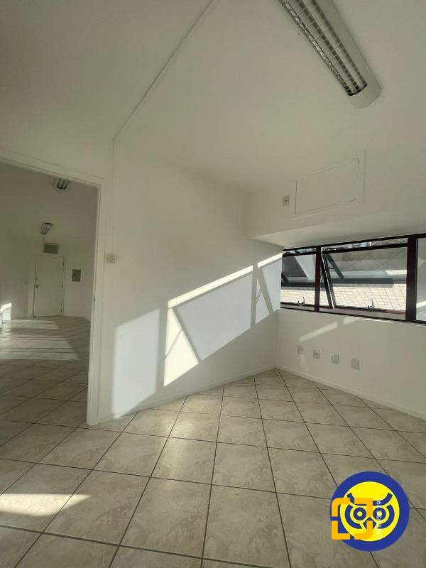 Sala com 41m², no bairro Centro em Florianópolis