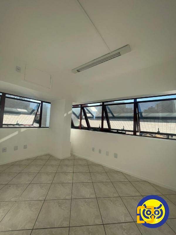 Sala com 41m², no bairro Centro em Florianópolis
