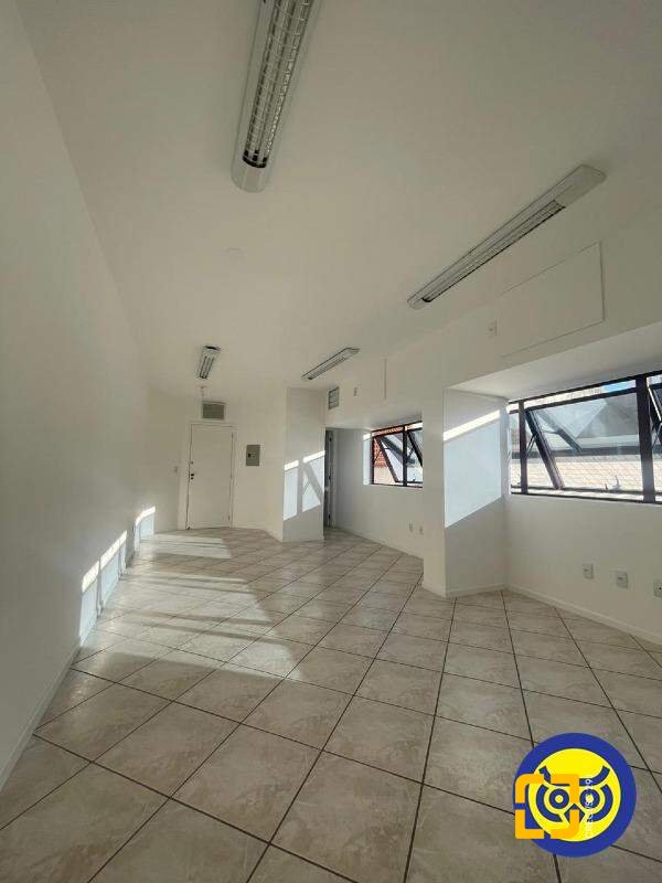 Sala com 41m², no bairro Centro em Florianópolis