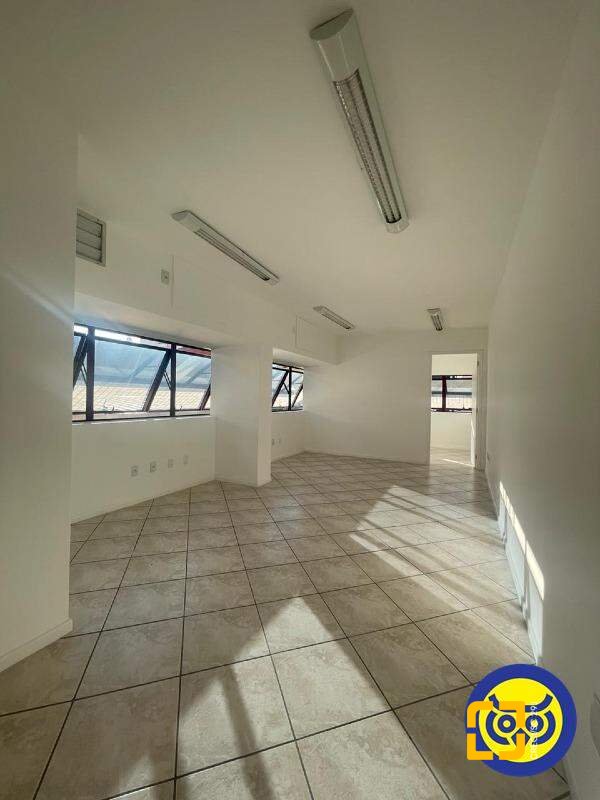 Sala com 41m², no bairro Centro em Florianópolis
