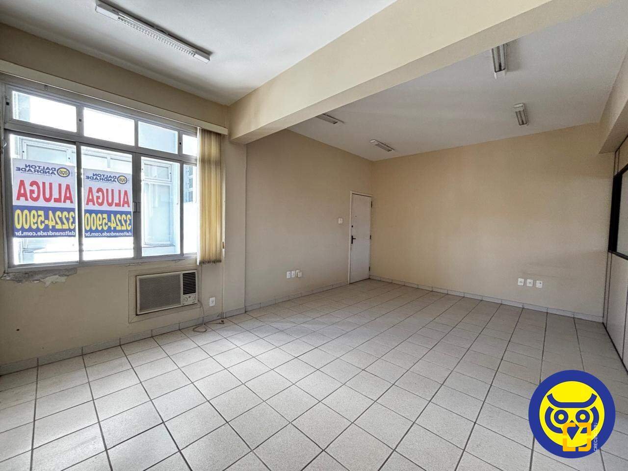 Sala com 51m², no bairro Centro em Florianópolis