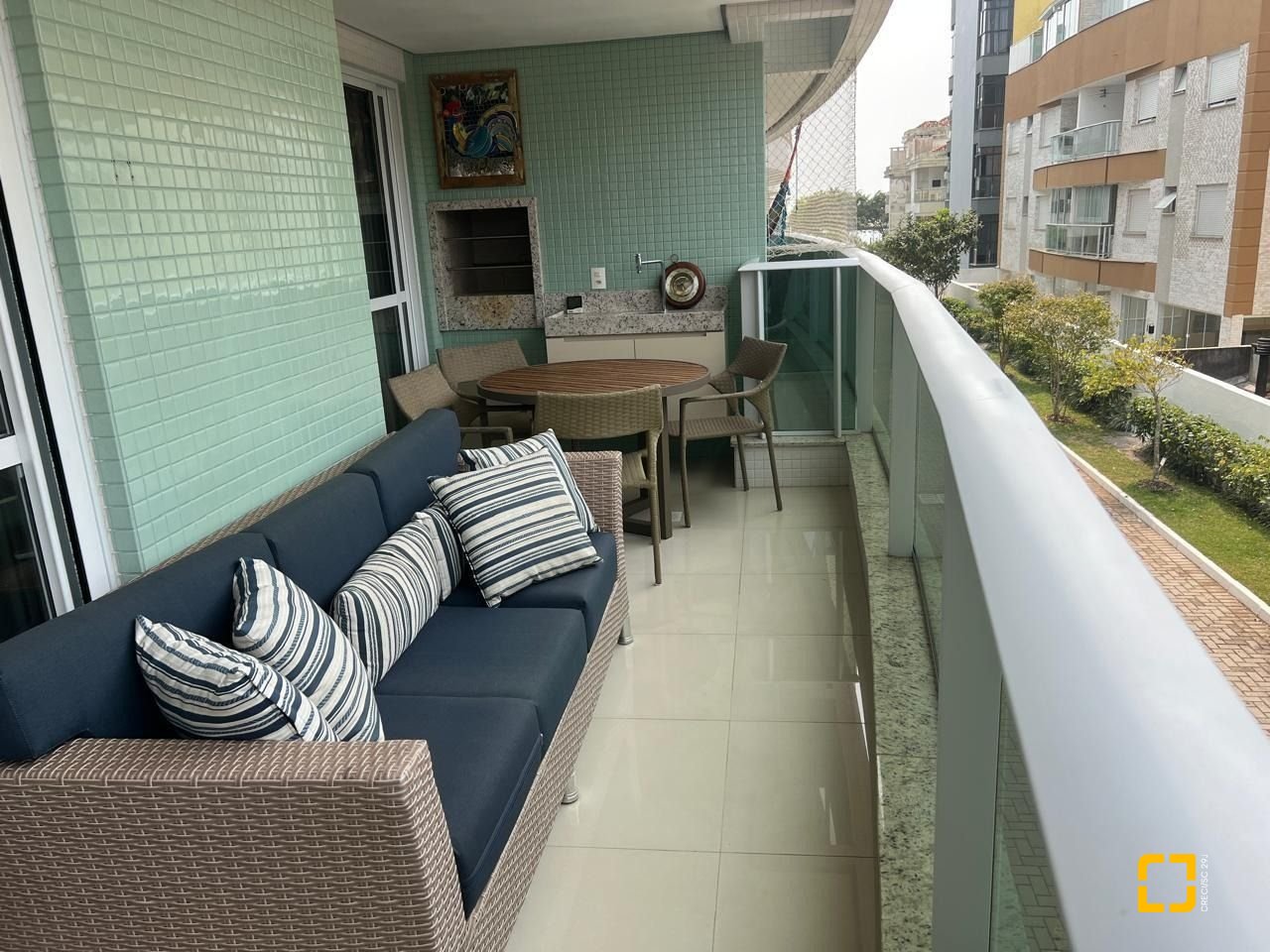Apartamento com 128m², 6 quartos (sendo 3 suítes), 2 garagens, no bairro Cachoeira do Bom Jesus em Florianópolis