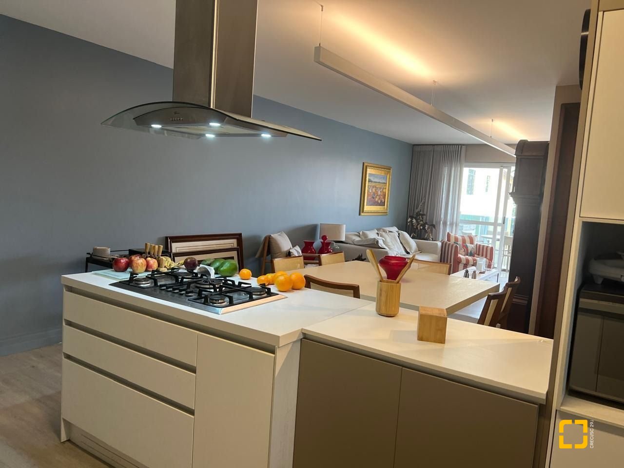 Apartamento com 128m², 6 quartos (sendo 3 suítes), 2 garagens, no bairro Cachoeira do Bom Jesus em Florianópolis