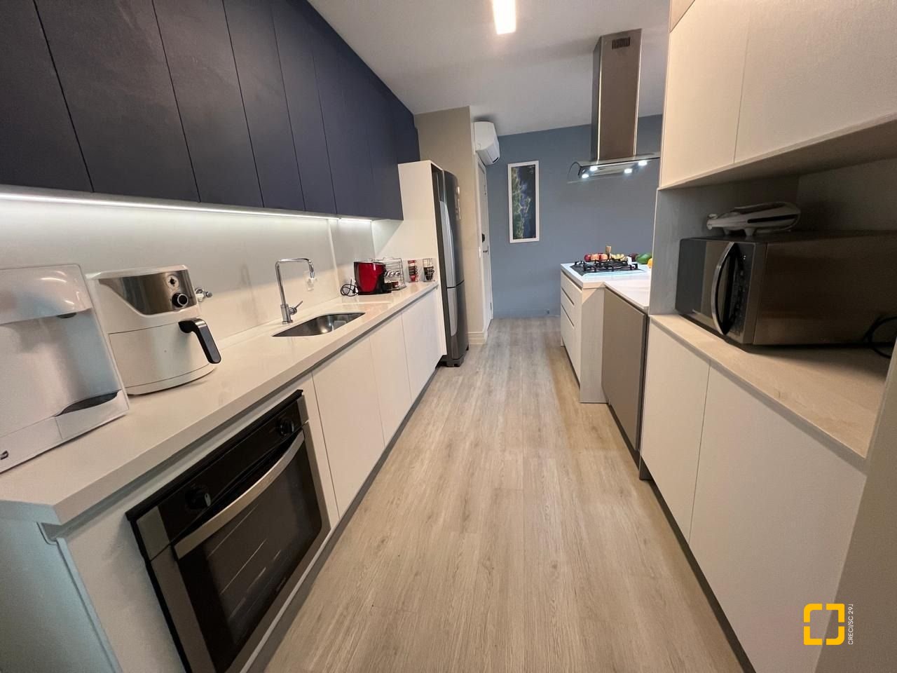Apartamento com 128m², 6 quartos (sendo 3 suítes), 2 garagens, no bairro Cachoeira do Bom Jesus em Florianópolis