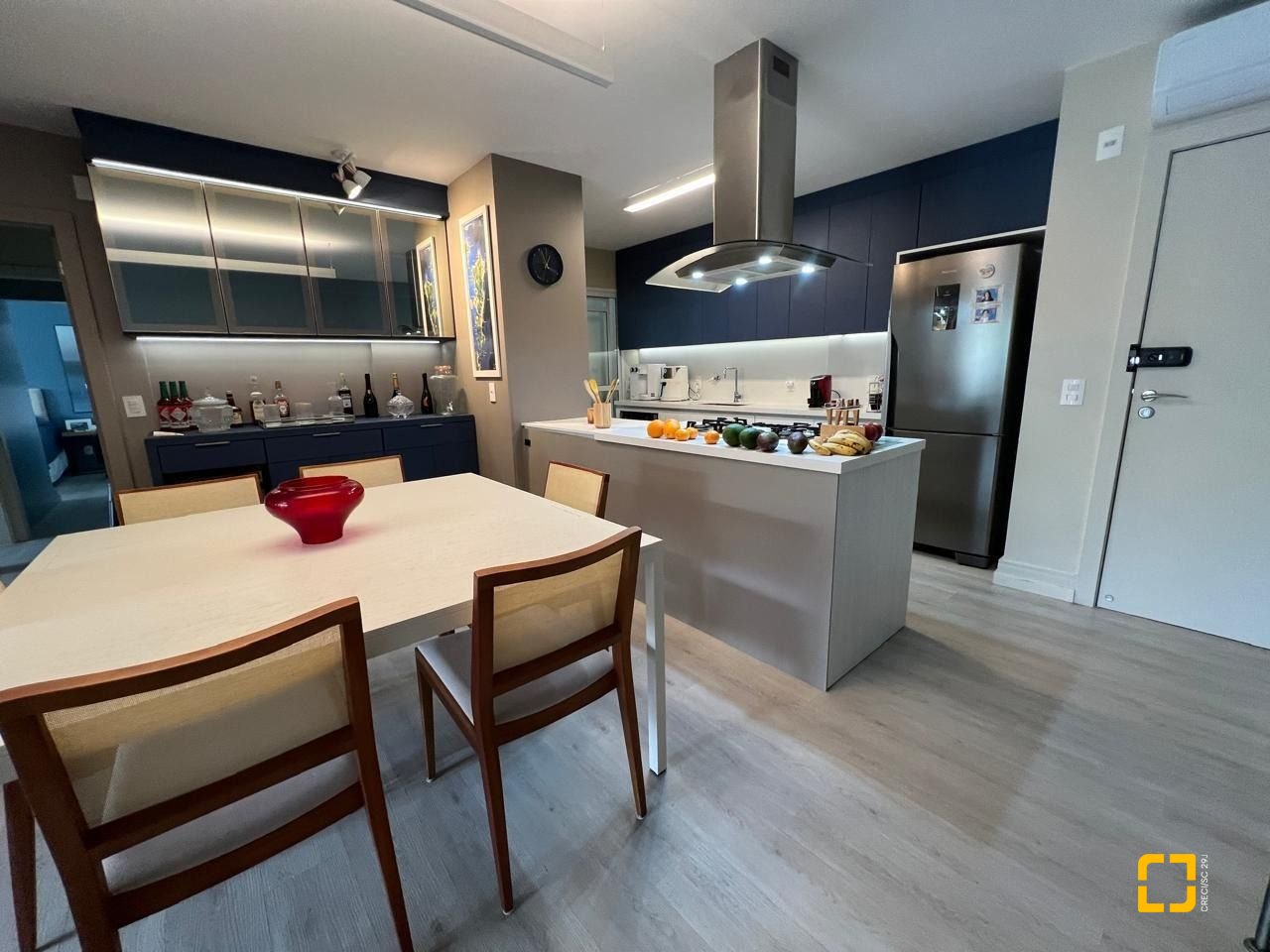 Apartamento com 128m², 6 quartos (sendo 3 suítes), 2 garagens, no bairro Cachoeira do Bom Jesus em Florianópolis