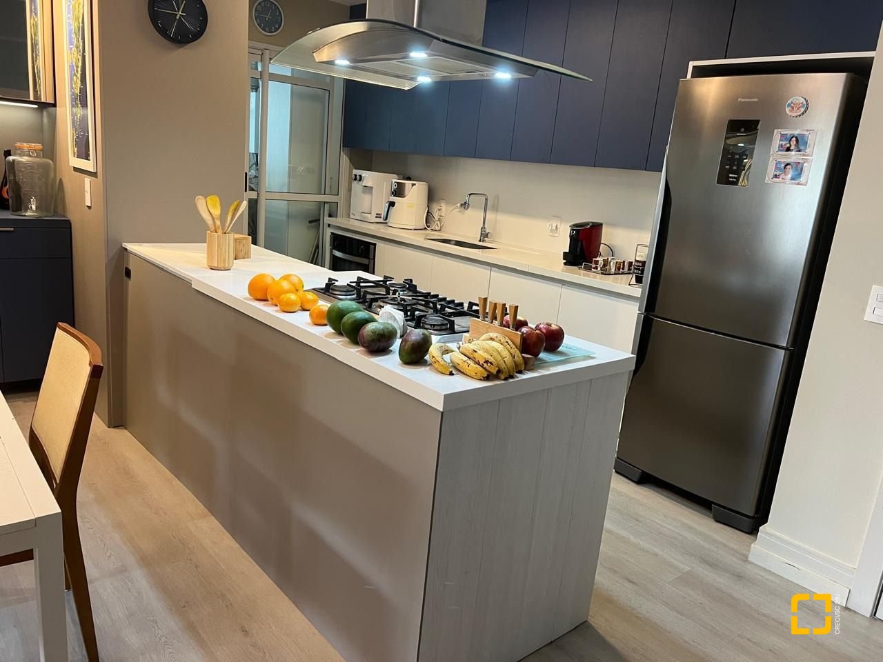 Apartamento com 128m², 6 quartos (sendo 3 suítes), 2 garagens, no bairro Cachoeira do Bom Jesus em Florianópolis