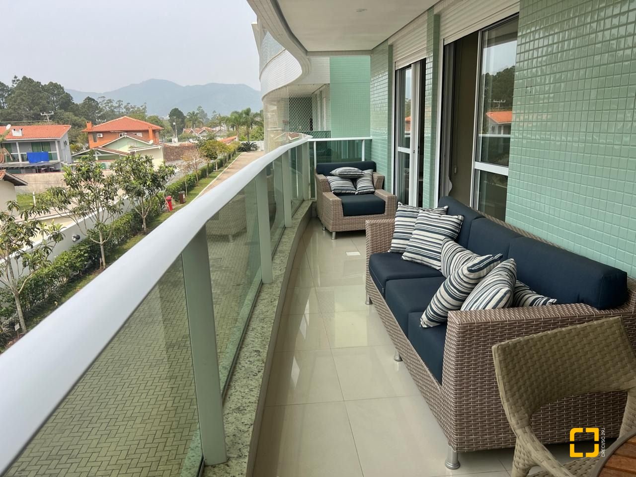 Apartamento com 128m², 6 quartos (sendo 3 suítes), 2 garagens, no bairro Cachoeira do Bom Jesus em Florianópolis
