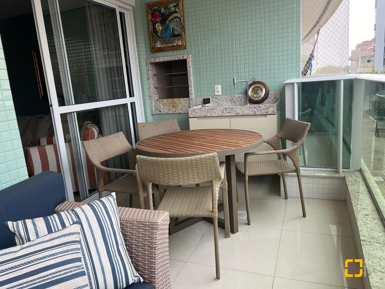 Apartamento com 128m², 6 quartos (sendo 3 suítes), 2 garagens, no bairro Cachoeira do Bom Jesus em Florianópolis