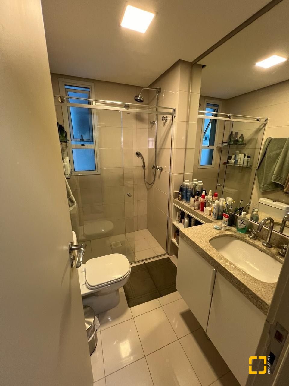 Apartamento com 128m², 6 quartos (sendo 3 suítes), 2 garagens, no bairro Cachoeira do Bom Jesus em Florianópolis